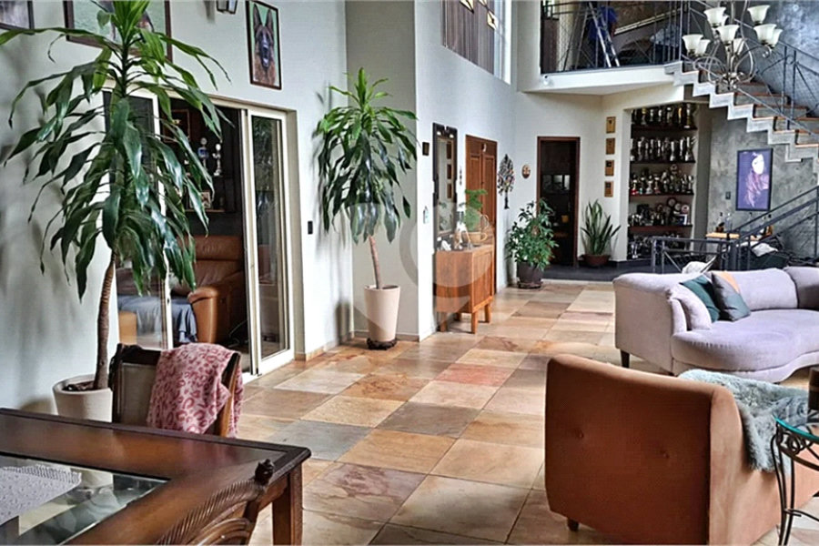 Casa à venda com 8 quartos, sendo 4 suítes, em Roseira, Mairiporã, SP