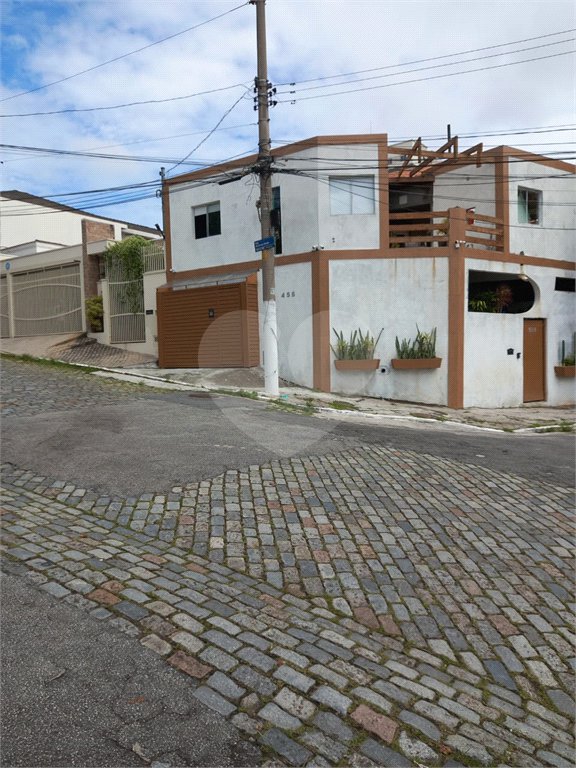 Sobrado à venda ou para alugar com 3 quartos, sendo 13 suítes, em Jardim São Paulo(zona Norte), São Paulo, SP