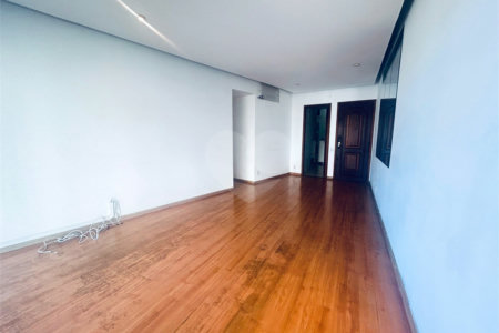 Apartamento à venda com 3 quartos, sendo 1 suíte, em Lagoa, Rio de Janeiro, RJ