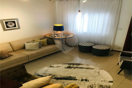 Sobrado à venda com 3 quartos, sendo 1 suíte, em Santa Teresinha, São Paulo, SP