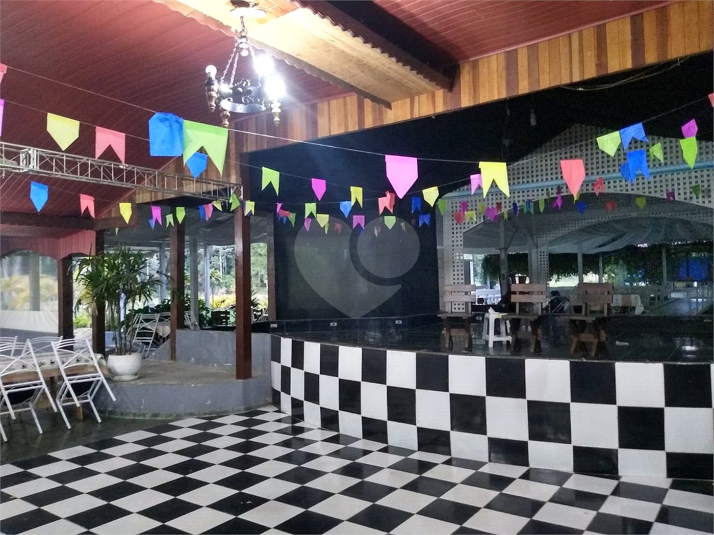 Sítio à venda com 8 quartos, sendo 2 suítes, em Biritiba Ussu, Mogi das Cruzes, SP