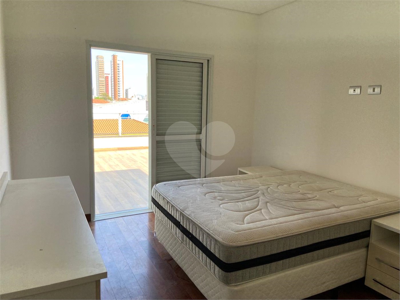 Casa para alugar com 3 quartos, sendo 2 suítes, em Vila Carrão, São Paulo, SP