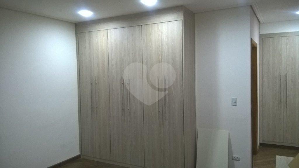 Casa à venda ou para alugar com 3 suítes no condomínio Vilarejo Estoril, Mairiporã - SP
