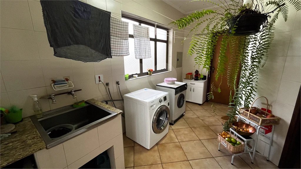 Casa à venda com 3 quartos, sendo 1 suíte, em Jardim Dos Estados, Poços de Caldas - MG