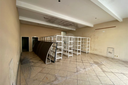 Galpão comercial na Avenida São Carlos- Vila Lutfalla