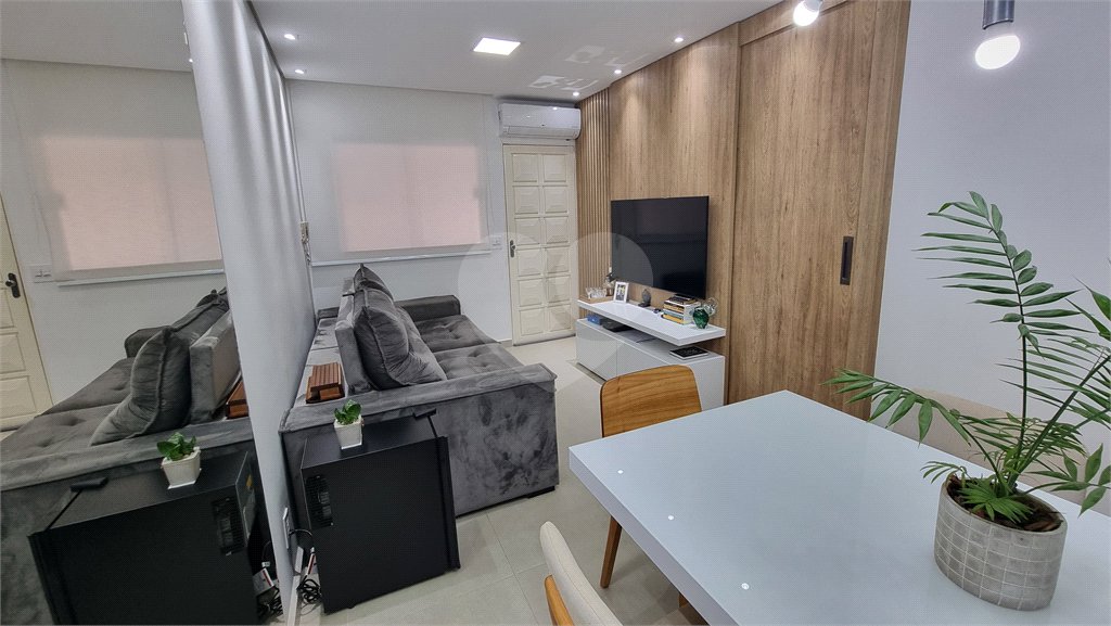 Casa no Condomínio Flamboyant II a venda .