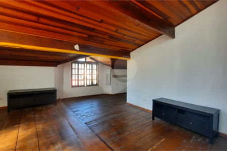 Casa de Vila à venda com 4 quartos, sendo 2 suítes, em Granja Julieta, São Paulo, SP