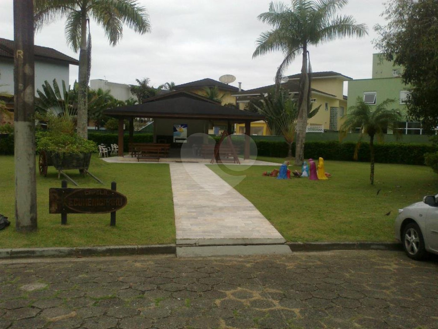 Sobrado à venda com 5 suítes em Enseada, Bertioga, SP