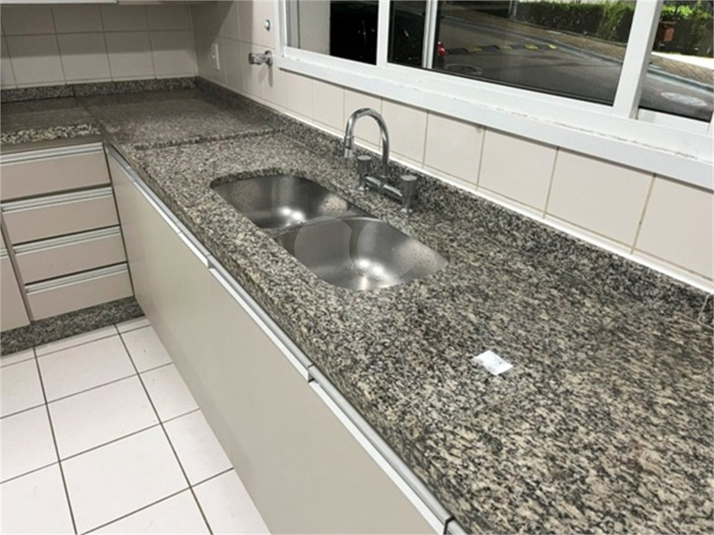 Casa à venda com 3 quartos, sendo 1 suíte,  no condomínio Buonna Vitta, Jundiaí - SP