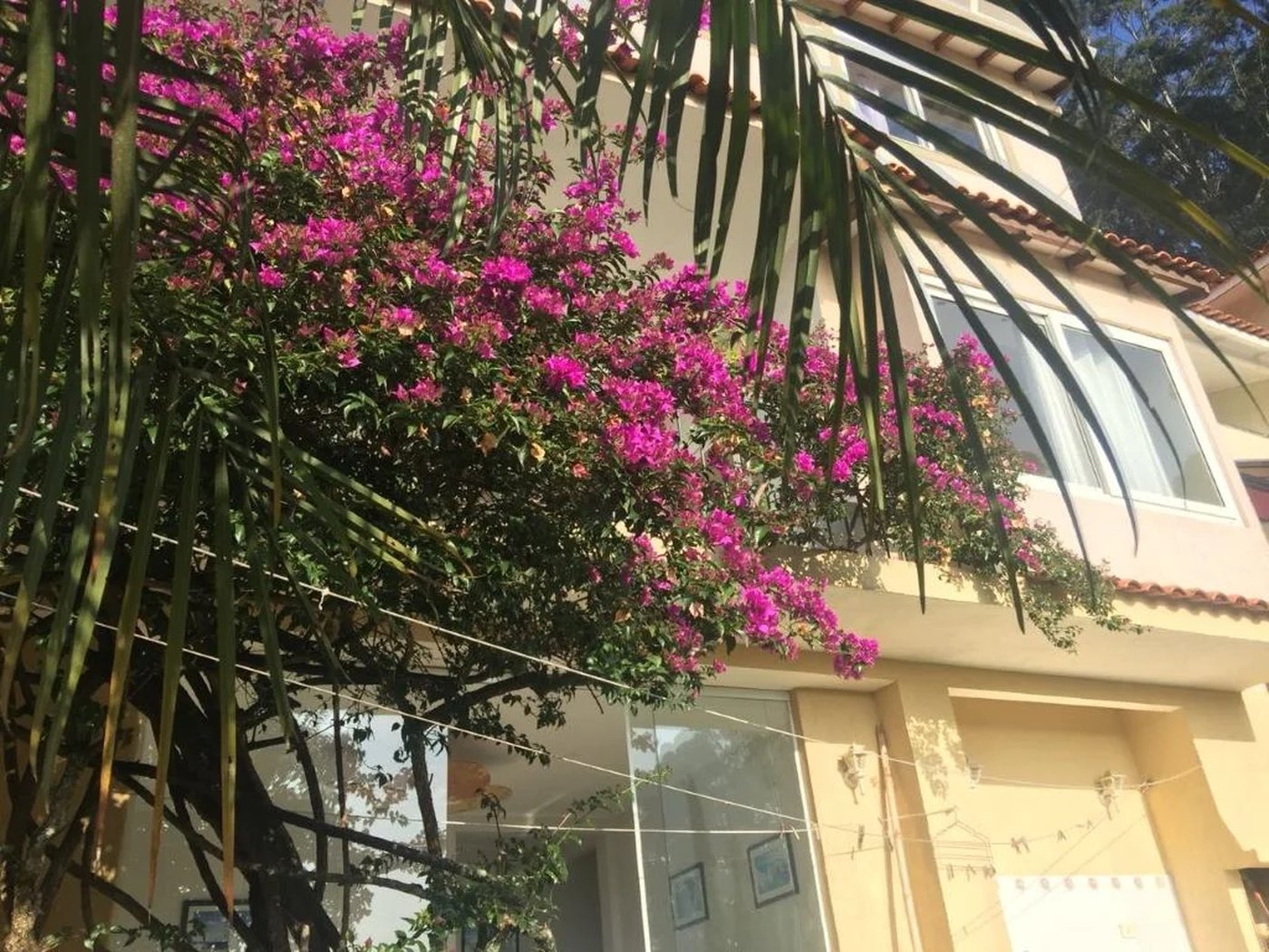 Casa à venda com 5 quartos, sendo 4 suítes, no condomínio Jardim Vitória Régia, São Paulo - SP