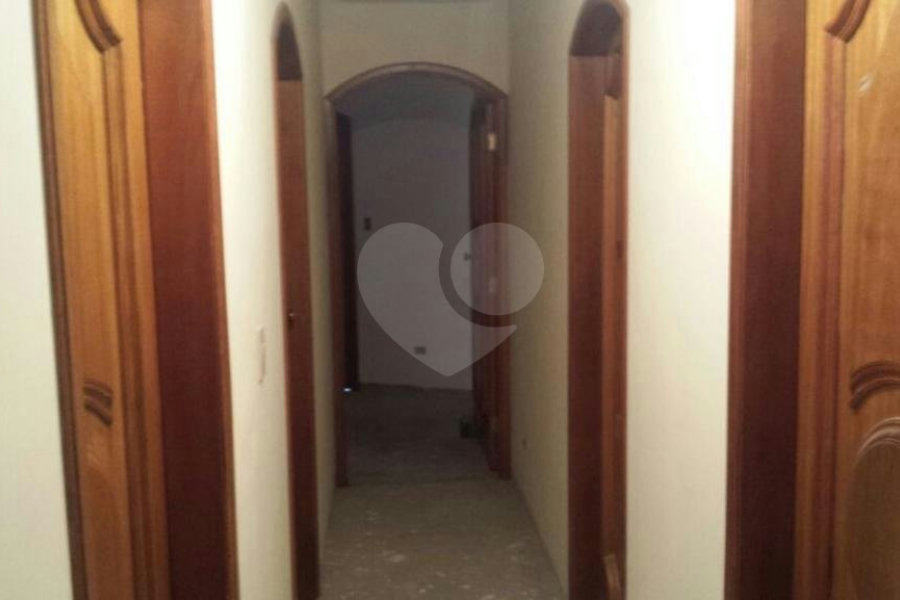 Sobrado à venda com 5 quartos, sendo 3 suítes, em Tremembé, São Paulo, SP