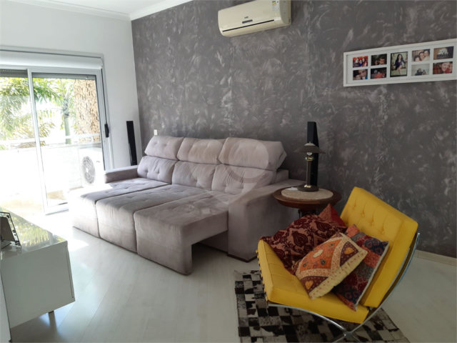Casa à venda com 4 quartos, sendo 3 suítes,  no condomínio Cond Residencial Villagio da Serra, São Paulo - SP