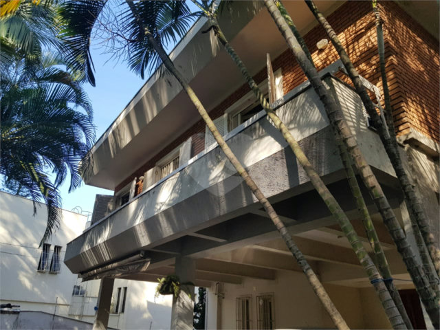 Sobrado à venda com 4 quartos, sendo 2 suítes,  em Jardim Marajoara, São Paulo, SP