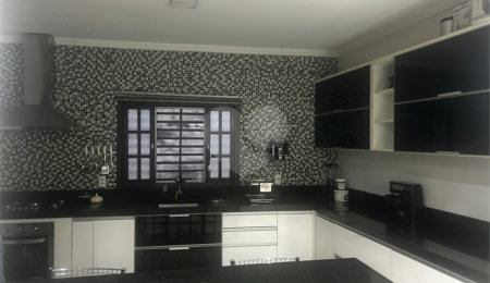 Sobrado à venda com 3 quartos, sendo 1 suíte,  em Vila Romanópolis, Ferraz de Vasconcelos, SP