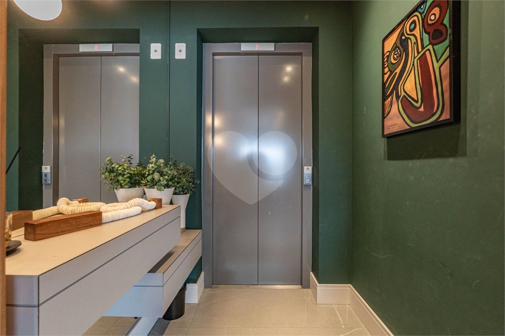 Apartamento à venda com 4 quartos, sendo 3 suítes,  em Jardim das Acácias, São Paulo, SP