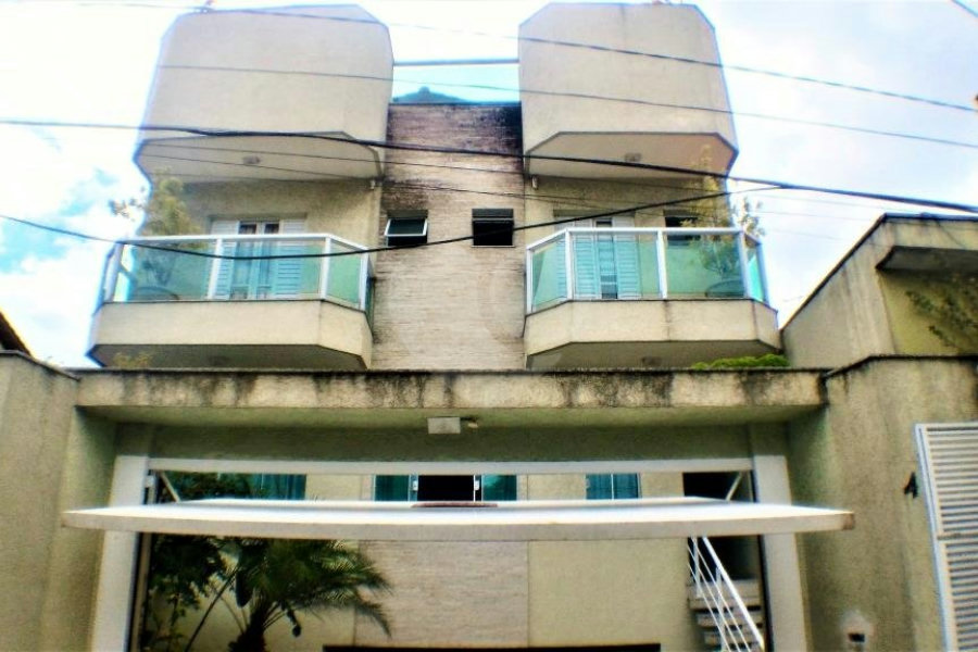Casa à venda com 5 suítes no condomínio Travessa Tenente Ariston de Oliveira,4, São Paulo - SP