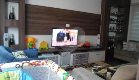 Casa à venda com 3 quartos, sendo 1 suíte,  no condomínio Fernandes, São Paulo - SP