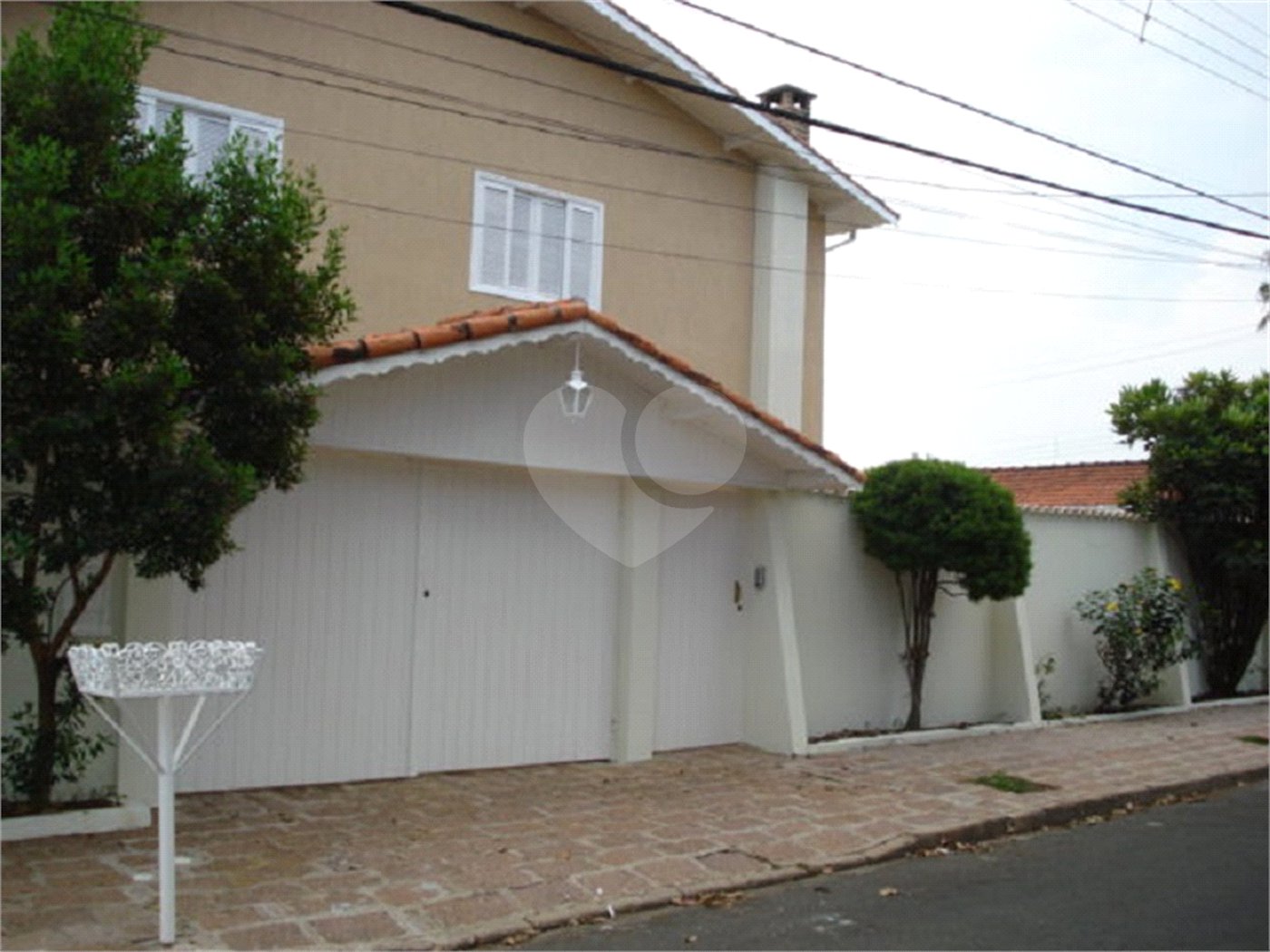 Sobrado para alugar com 5 quartos, sendo 2 suítes,  em Vila Suíça, Indaiatuba, SP