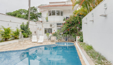 Sobrado à venda com 4 quartos, sendo 3 suítes,  em Brooklin, São Paulo, SP