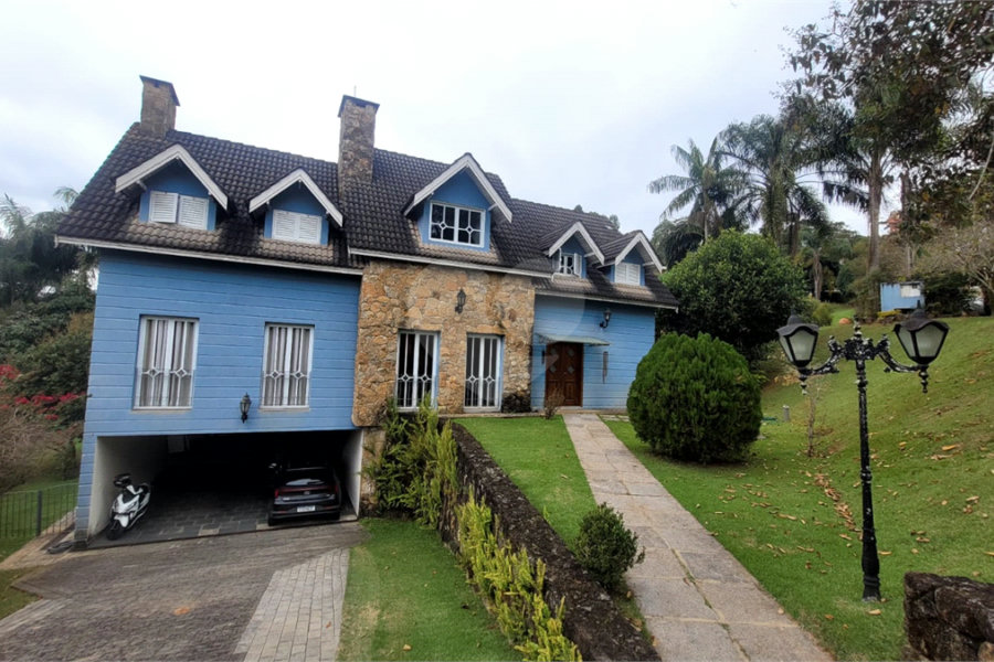 Casa à venda com 3 suítes no condomínio Suíça da Cantareira, Mairiporã - SP