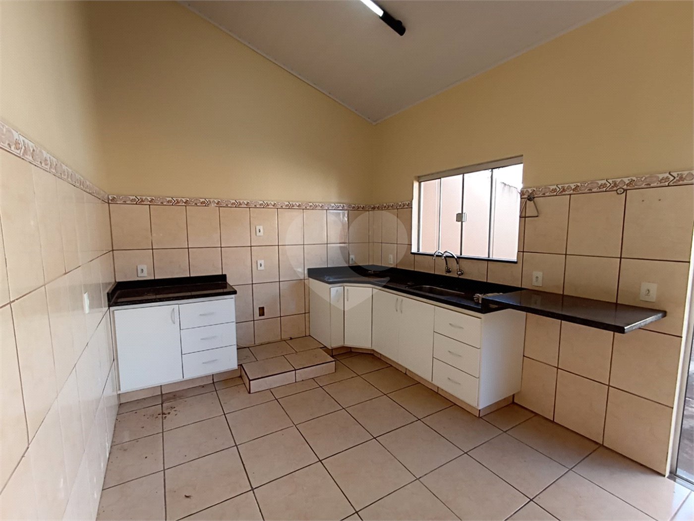 Casa à venda com 3 quartos, sendo 2 suítes,  no Centro, Itapetininga, SP