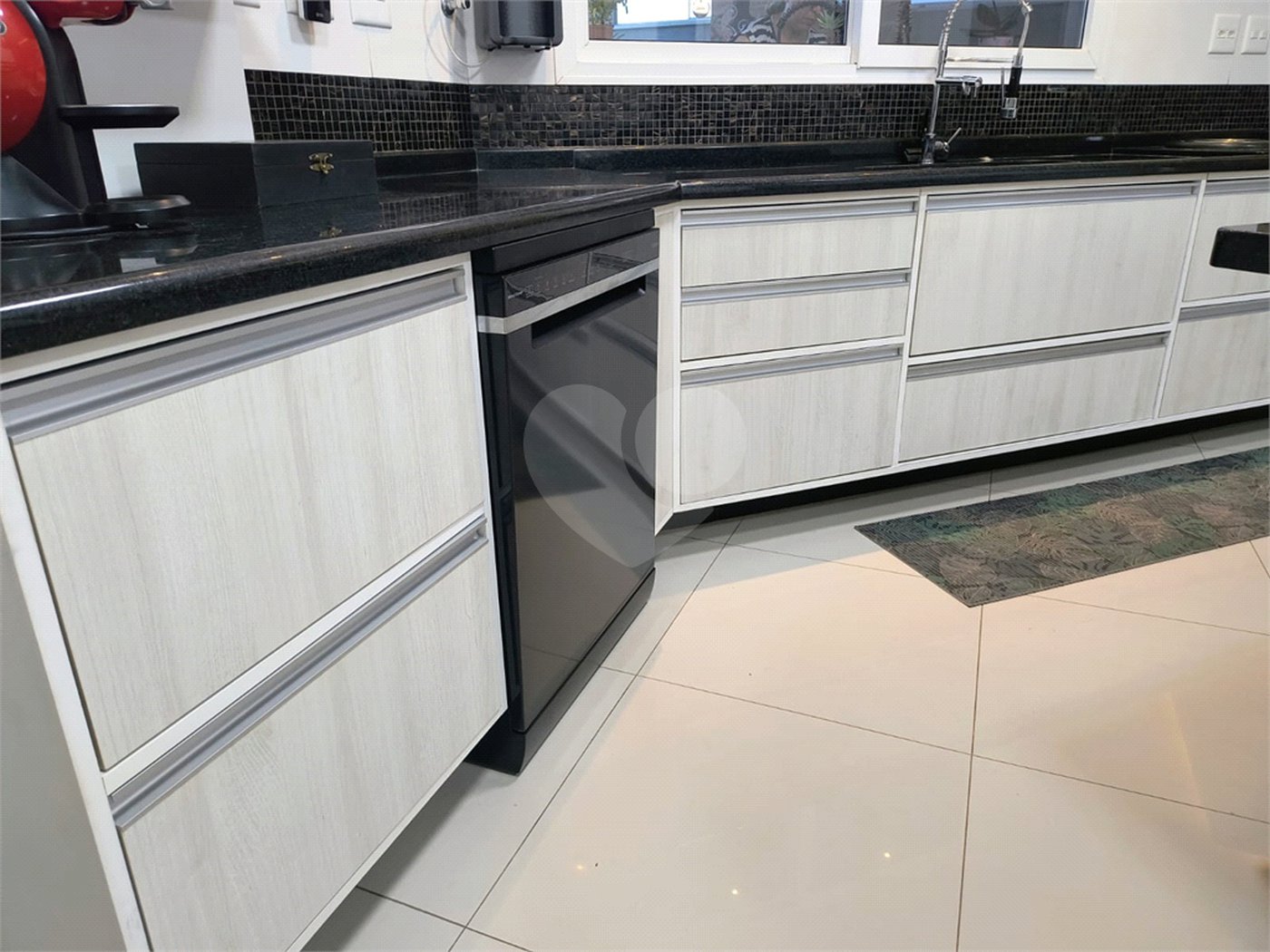 Casa à venda com 3 suítes no condomínio Residencial Chácara Ondina, Sorocaba - SP
