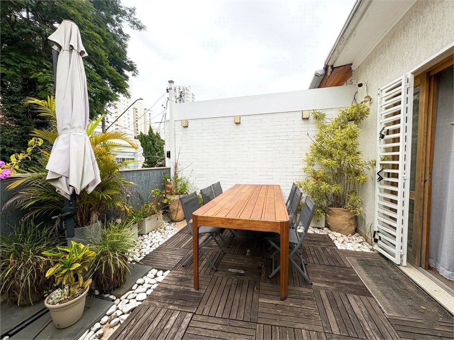 Casa à venda com 3 quartos, sendo 1 suíte, em Brooklin Paulista, São Paulo, SP