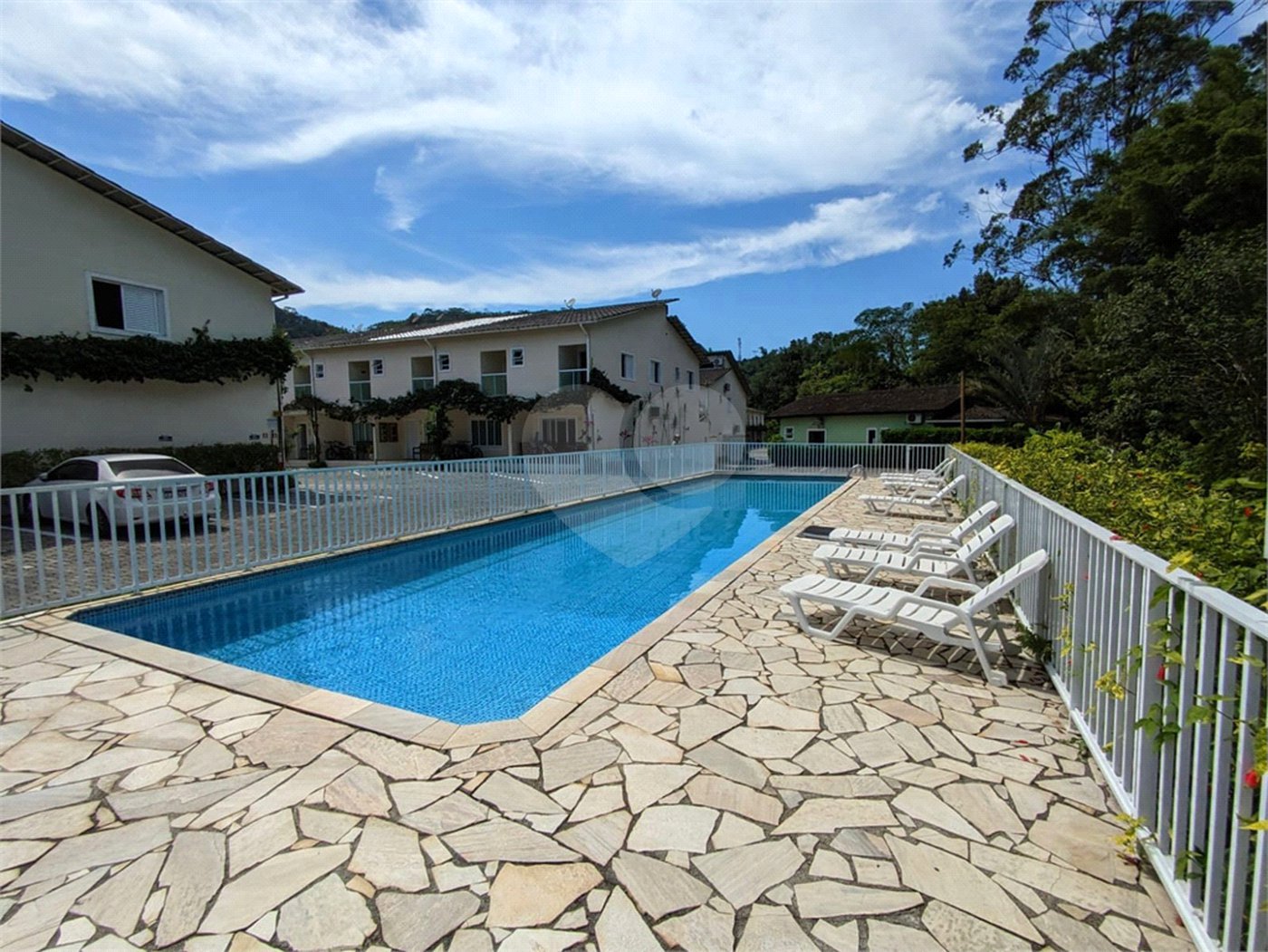 Casa à venda com 3 quartos, sendo 1 suíte, em Juquehy, São Sebastião, SP