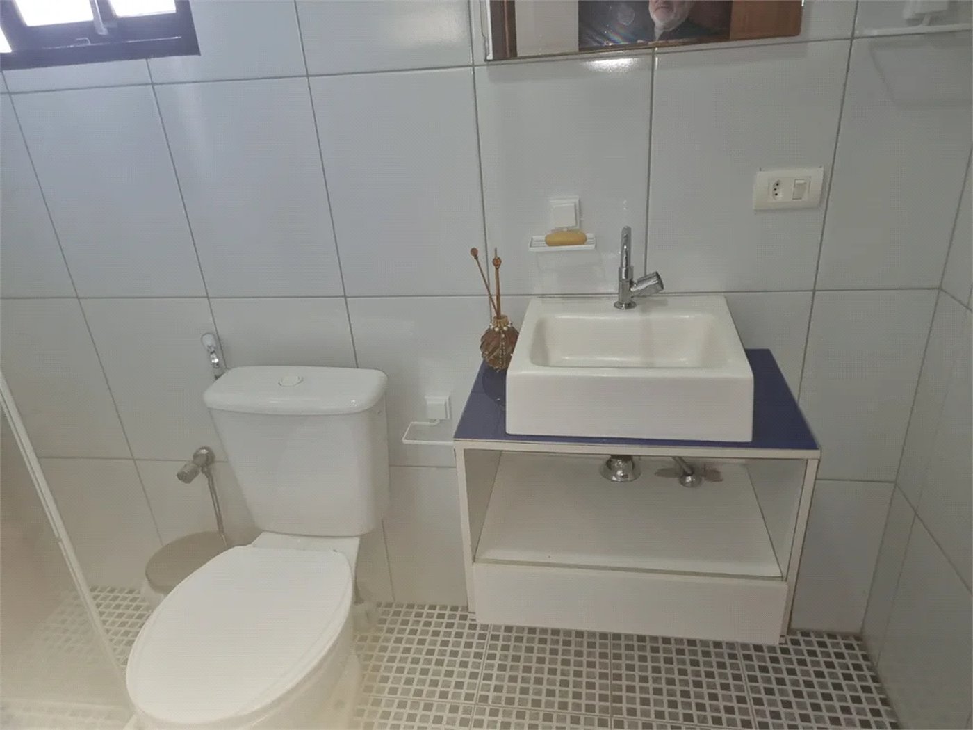 Sobrado à venda ou para alugar com 3 quartos, sendo 2 suítes,  em Ferreira, São Paulo, SP