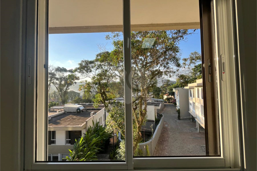 Casa à venda com 3 suítes no condomínio Domus, São Paulo - SP