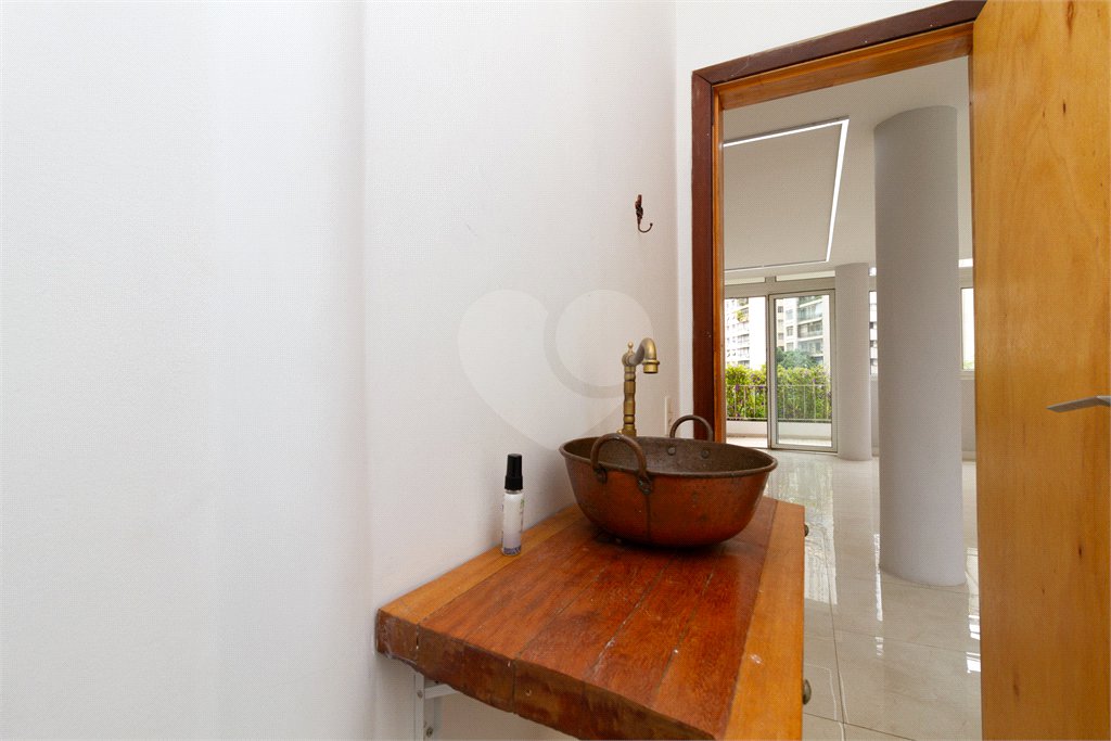 Apartamento à venda com 3 quartos, sendo 1 suíte, em Jardim Paulista, São Paulo, SP