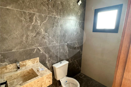 Sobrado à venda com 3 quartos, sendo 1 suíte,  em Jardim Esperança, Mogi das Cruzes, SP