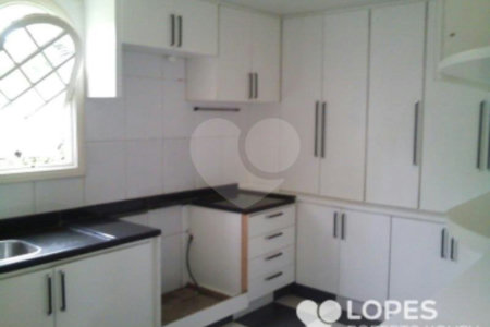 Casa à venda com 6 quartos, sendo 2 suítes, no condomínio Lago Azul Residencial e Golfe, Araçoiaba da Serra - SP