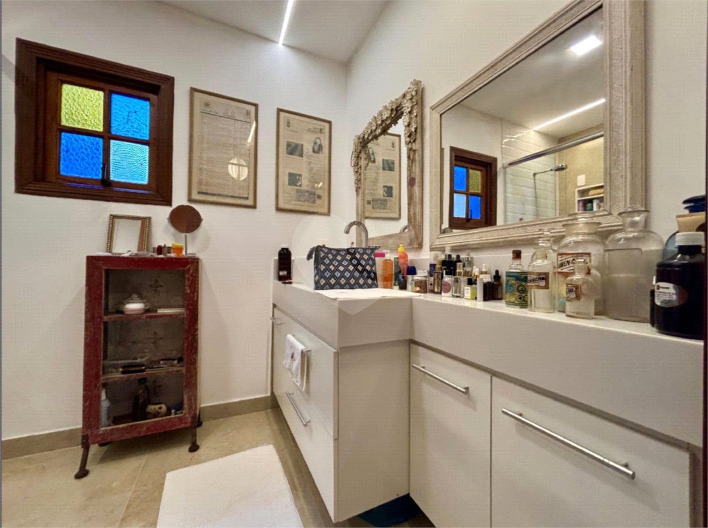 Casa à venda com 4 quartos, sendo 1 suíte, em Lagoa, Rio de Janeiro, RJ