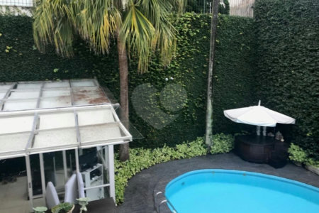 Casa à venda com 5 quartos, sendo 2 suítes,  em Jardim Everest, São Paulo, SP