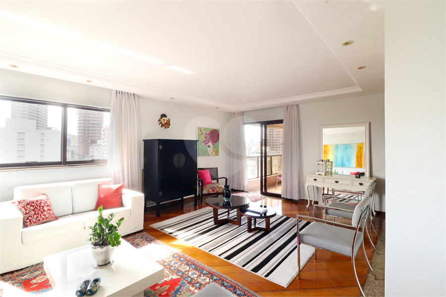 Apartamento à venda com 3 suítes em Vila Madalena, São Paulo, SP