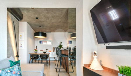 Apartamento à venda com 2 quartos, sendo 1 suíte,  em Campo Belo, São Paulo, SP
