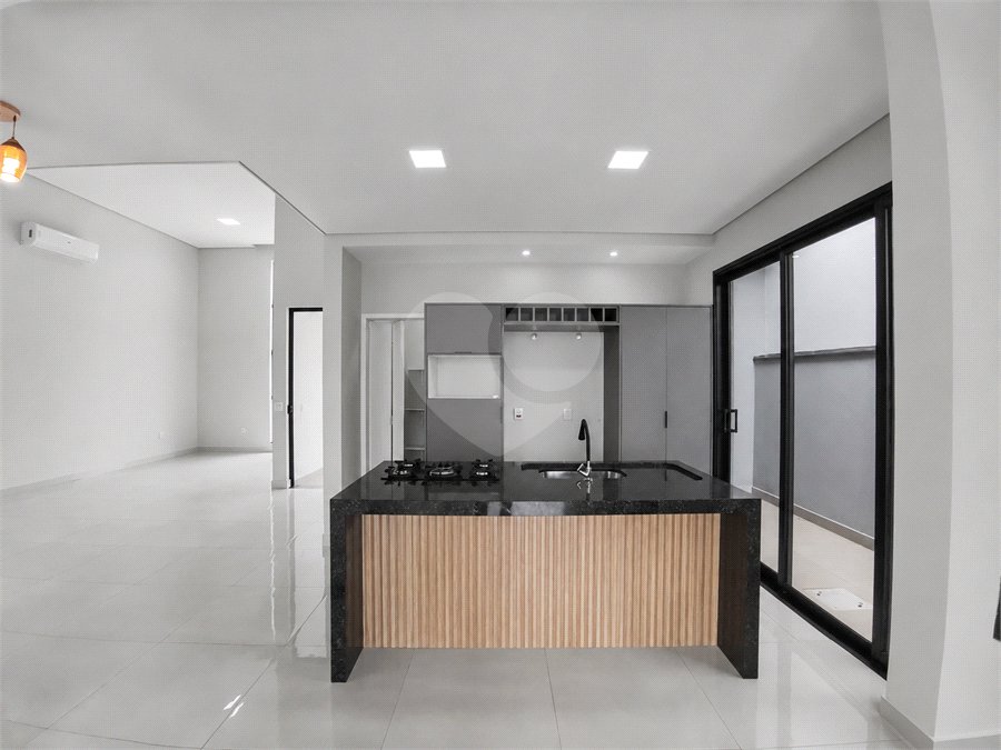 Casa à venda com 3 suítes no condomínio Renaissance, Sorocaba - SP