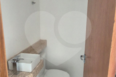 Sobrado à venda com 3 quartos, sendo 1 suíte,  em Parque Morumbi, Mogi das Cruzes, SP