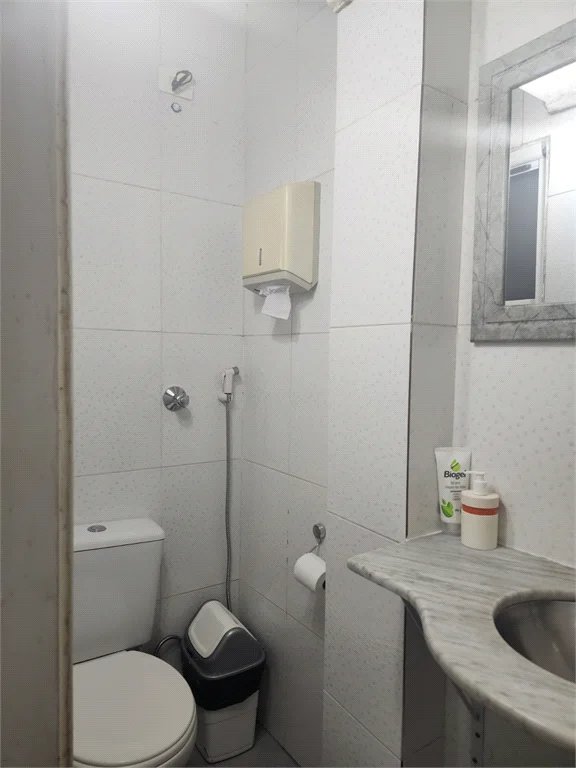 Sobrado à venda com 4 quartos, sendo 1 suíte, em Água Branca, São Paulo, SP