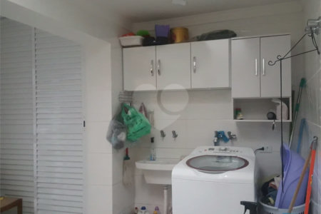Sobrado à venda com 3 quartos, sendo 1 suíte,  em Parque Vitória, São Paulo, SP