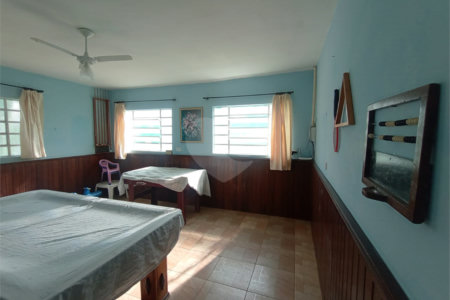 Chácara à venda com 6 quartos, sendo 1 suíte,  em Cercadinho, Alambari, SP