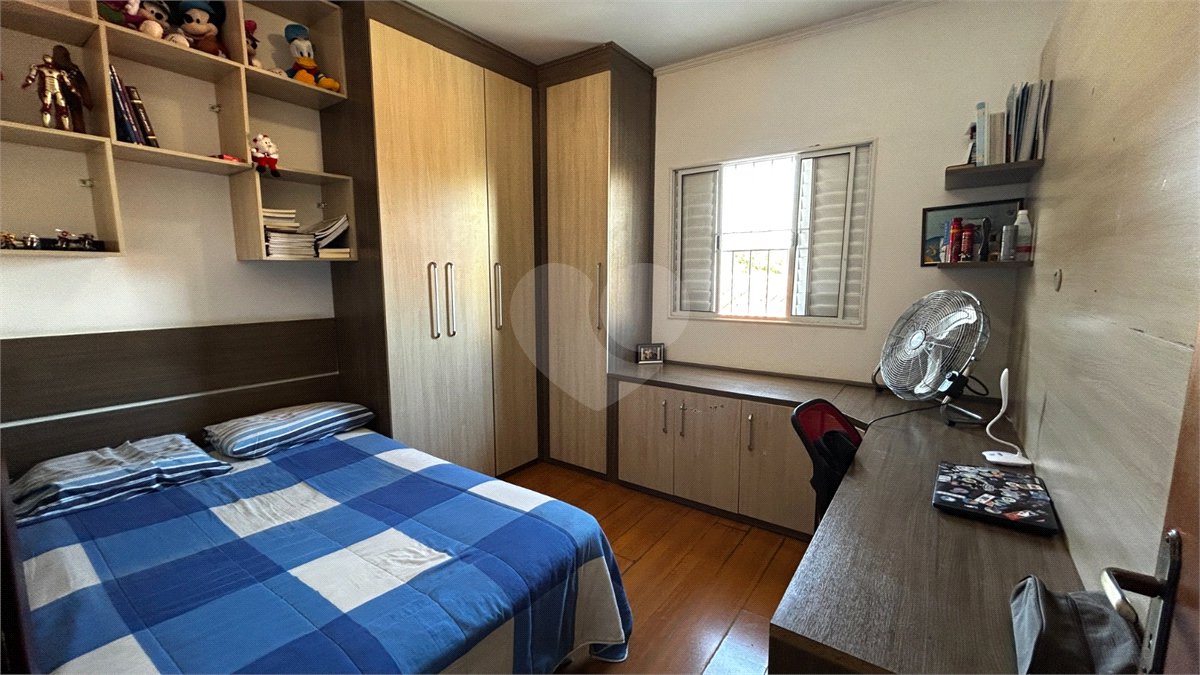 Sobrado à venda com 3 quartos, sendo 2 suítes, em Cidade São Francisco, São Paulo, SP