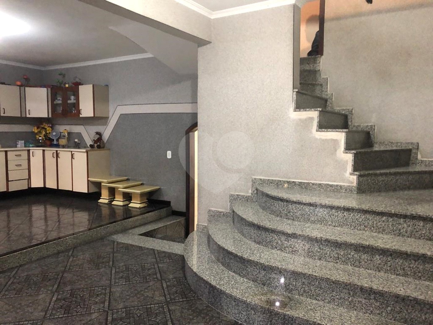 Sobrado à venda com 5 quartos, sendo 2 suítes, em Vila Maria Alta, São Paulo, SP