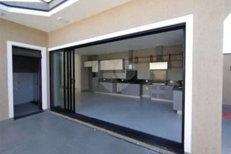 Casa à venda com 3 suítes no condomínio Residencial Golden Ville, Itapetininga - SP