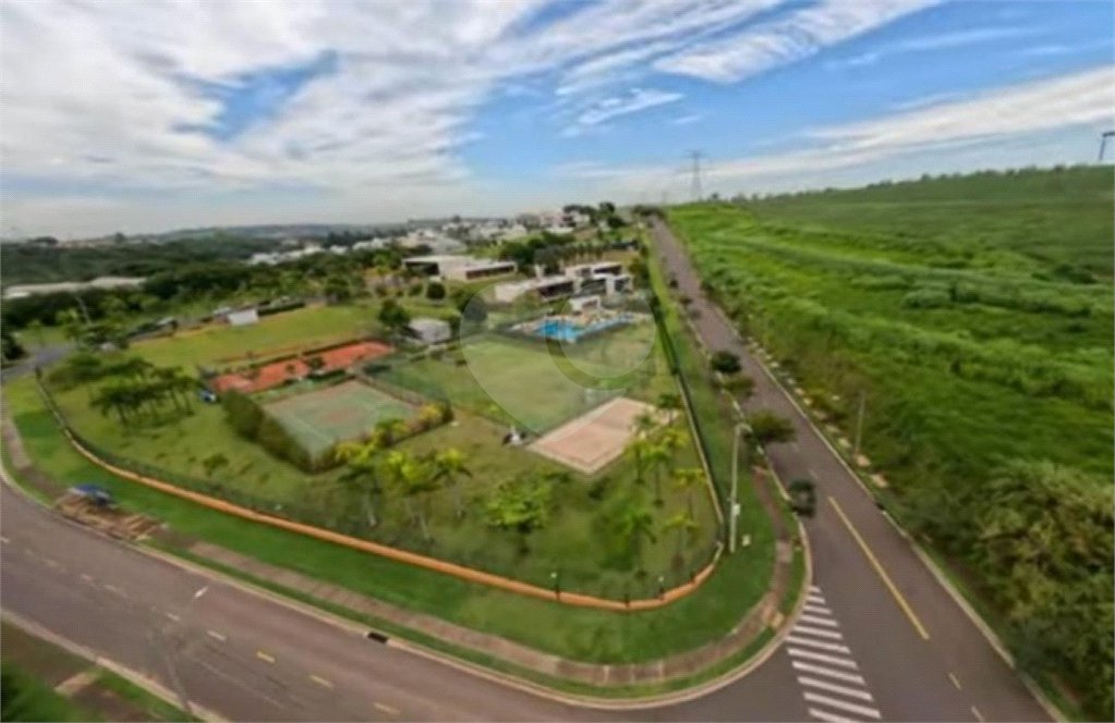 Casa à venda com 3 quartos, sendo 2 suítes,  no condomínio Alphaville Dom Pedro Iii, Campinas - SP