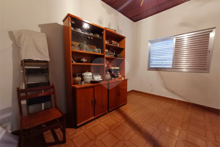 Casa à venda com 4 quartos, sendo 1 suíte, em Vila Paulicéia, São Paulo, SP