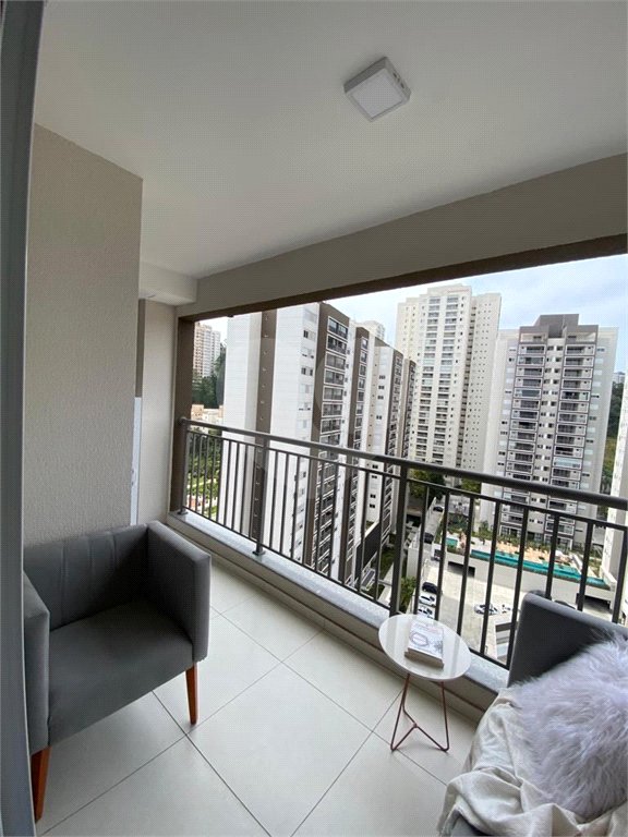 Apartamento com varanda à venda no Panamby