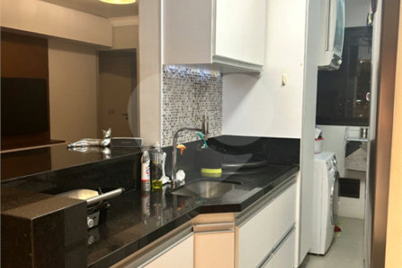 Apartamento à venda com 3 quartos, sendo 1 suíte, em Jardim Luanda, São Paulo, SP