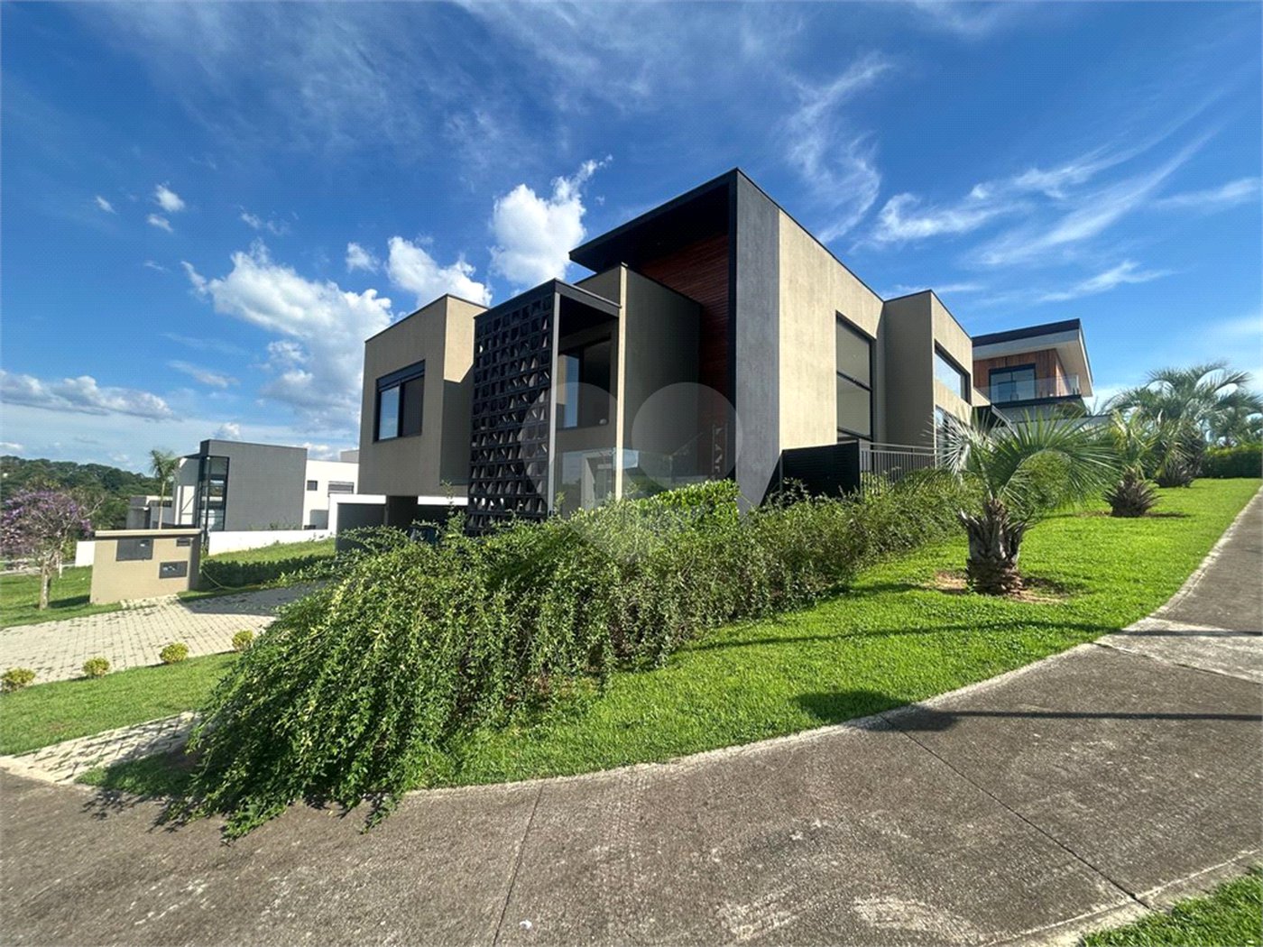 Casa à venda com 3 suítes no condomínio Alphaville Castelo, Itu - SP